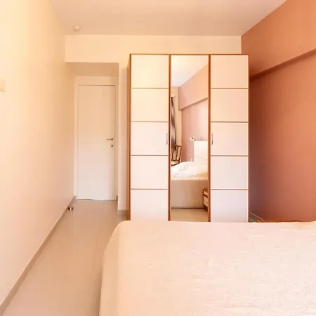 In By The 米德尔克尔克